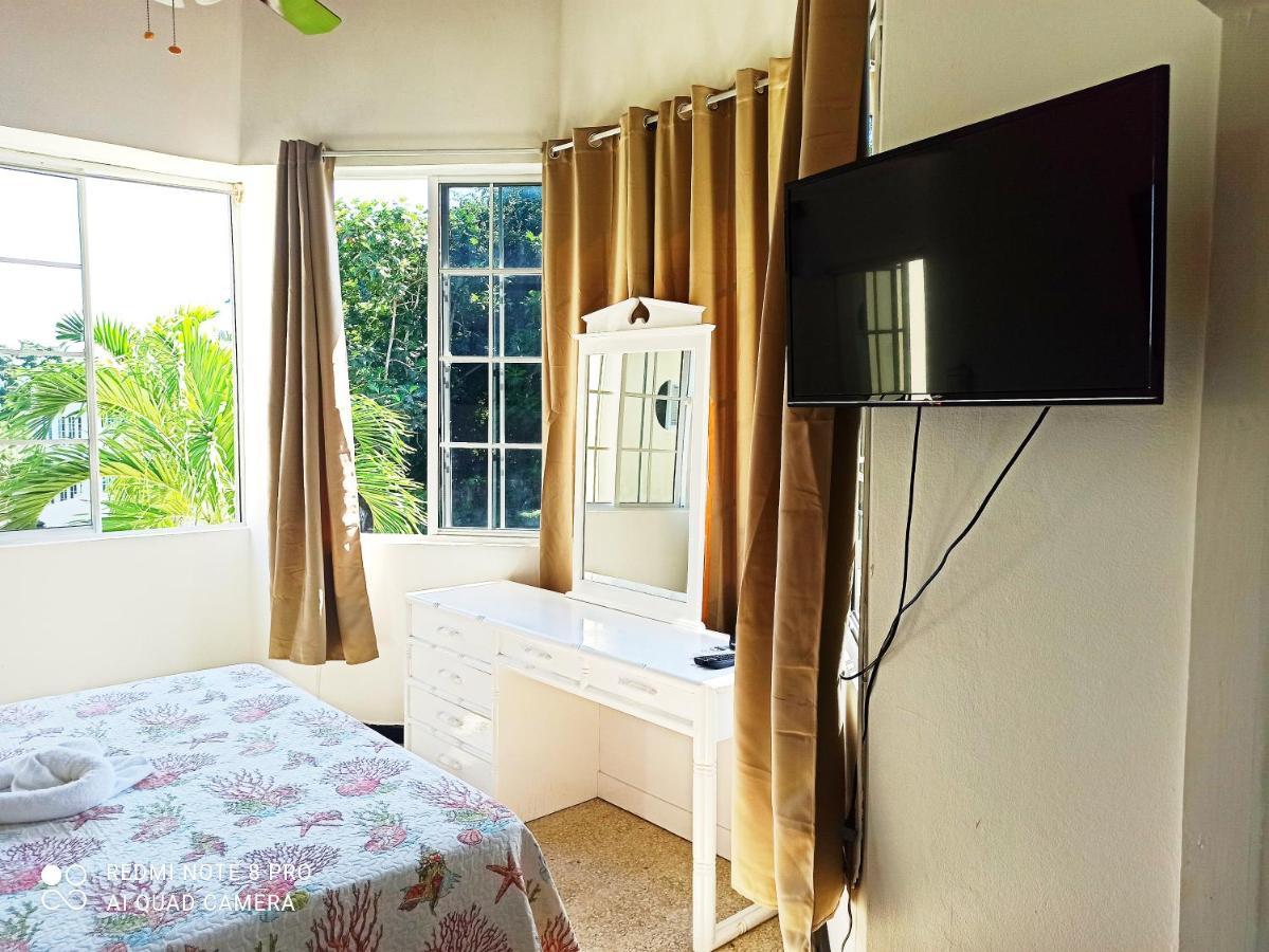Columbus Heights Apt 26 F Ocho Rios Exterior photo
