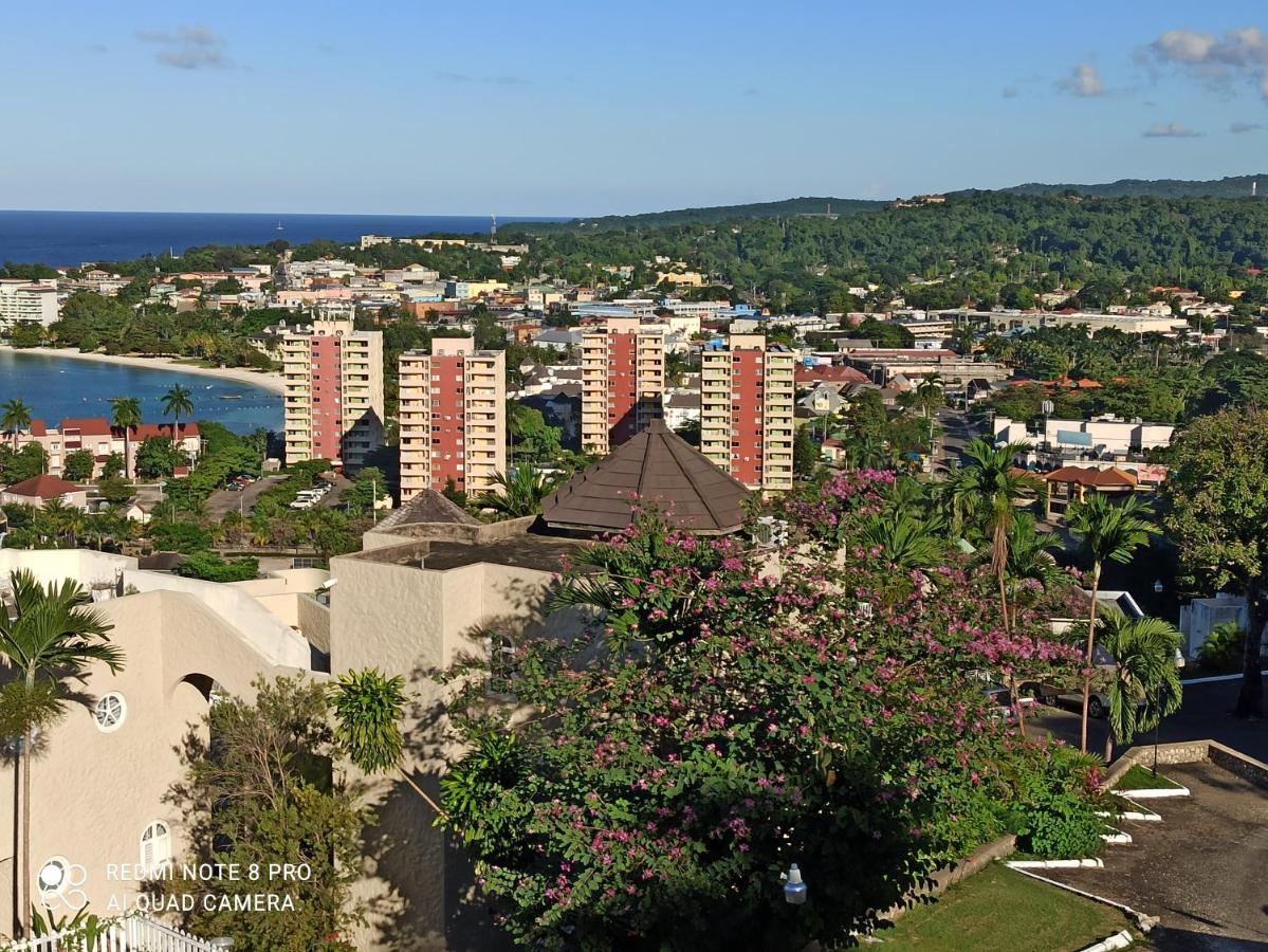 Columbus Heights Apt 26 F Ocho Rios Exterior photo