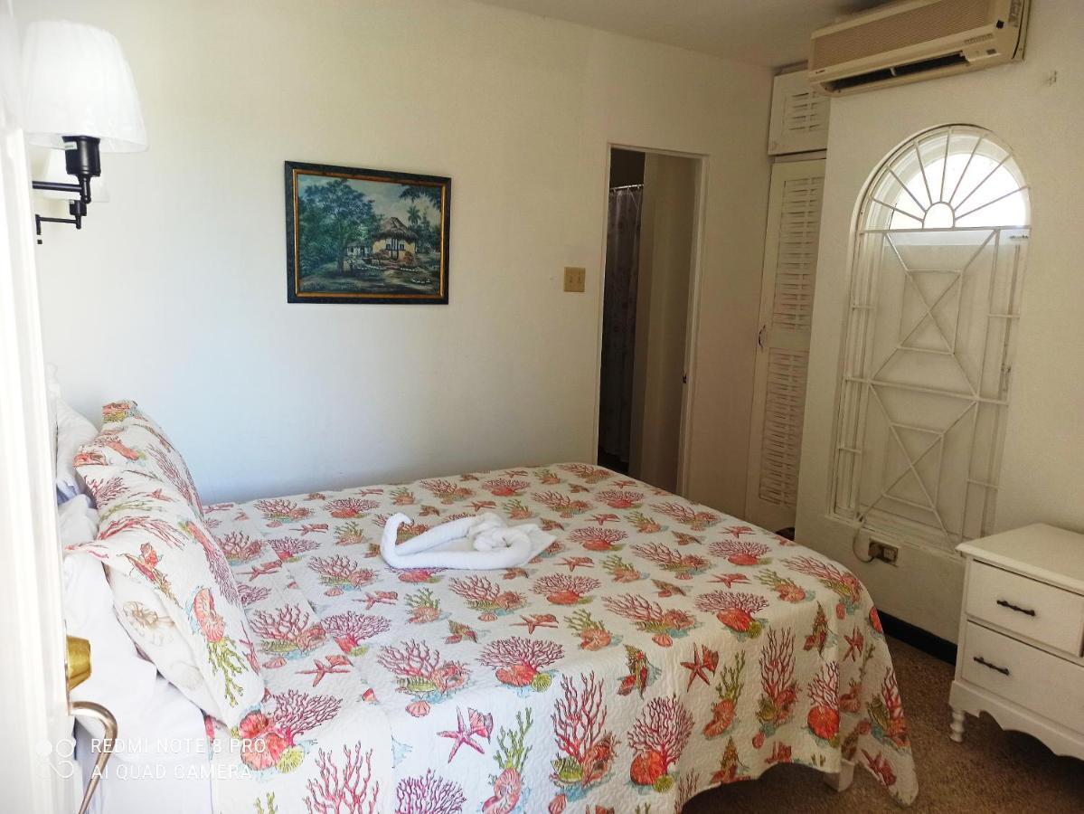 Columbus Heights Apt 26 F Ocho Rios Exterior photo
